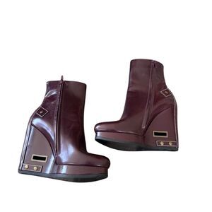 JIL SANDER Leather Ankle Wedge Boots in Burgundy 40